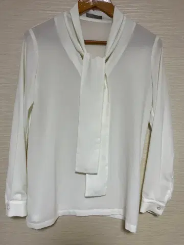 띠어리 럭스 보타이 블라우스