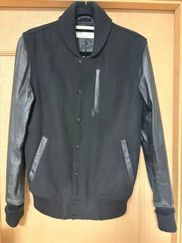 블랙 바시티 자켓 울 양가죽