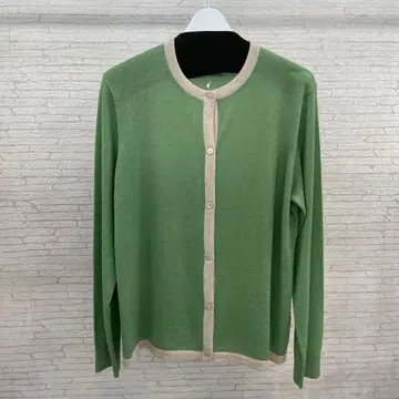 PICONE 그린과 베이지의 버튼이 달린 캐시미어 가디건