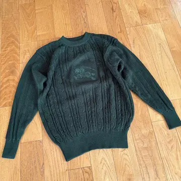 다크 그린 케이블 니트 스웨터