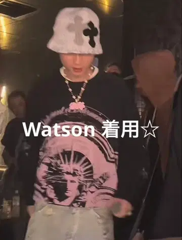 Watson 착용 론T