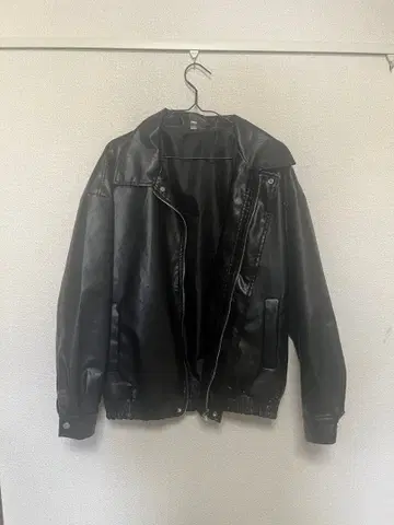 블랙 페이크 가죽 자켓 지퍼 포함