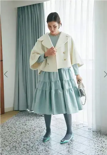 세븐텐 더블 브레스트 숏코트