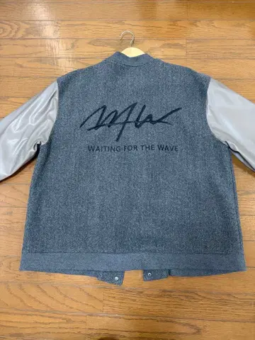 바시티 자켓 그레이 울 실버 가죽