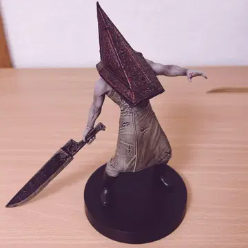 POP UP PARADE 레드 피라미드 싱 피규어