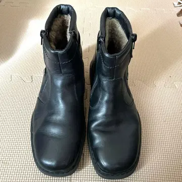 블랙 가죽 지퍼 어그 부츠