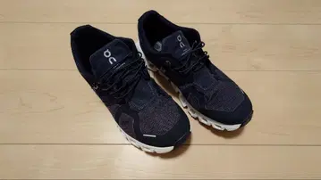 on cloud 5 러닝 블랙