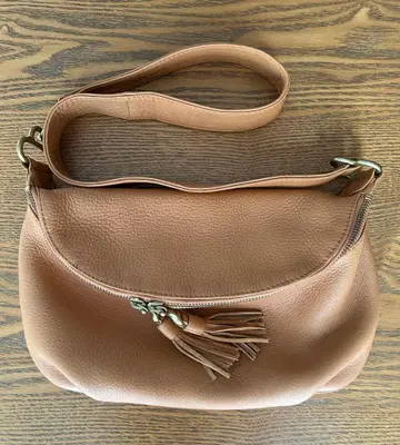 베이지 태슬 숄더백
