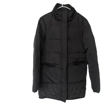 [ 새상품급 ] 블랙 다운 자켓 퀼팅 디자인 보아