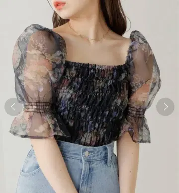 CHICO 5부 소매 셔링 볼륨 블라우스