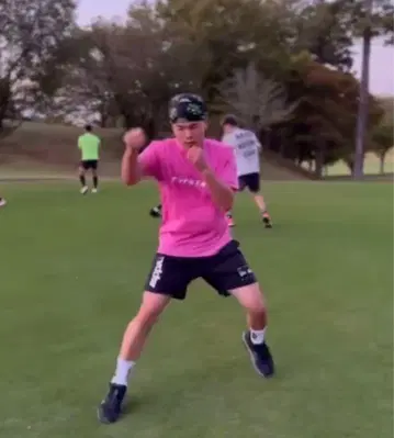 나스카와 텐신 난토카나루사 T셔츠 핑크