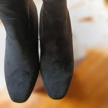 블랙 스웨이드 부츠 중간 힐