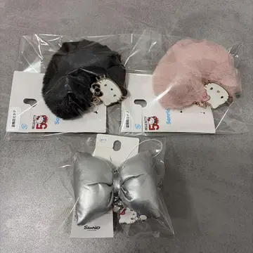 [ 즉시 구매 ] 산리오 키티 백참 아베일 시마무라