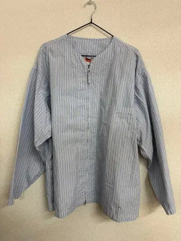 Hinson M 사이즈 파랑과 화이트 스트라이프 긴팔 셔츠