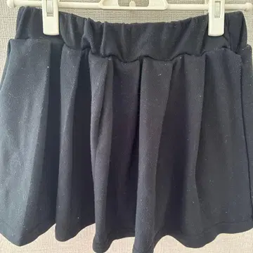 블랙/플레어 스커트/무지/안감 있음/도톰/봄/가을/겨울/플리츠/맨투맨
