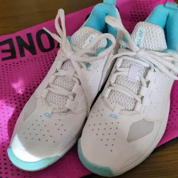 새상품급 YONEX 106 테니스화 여성용 화이트/터콰이즈 24cm