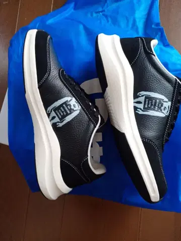 상갓초 가죽 스니커즈 블랙