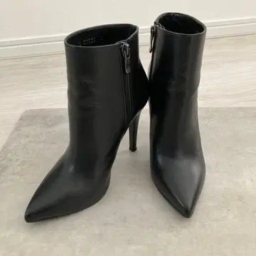 DIANA 숏부츠 블랙 가죽 스틸레토 부츠