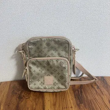 러셋 WEB 한정판 스퀘어 숄더백 베이지