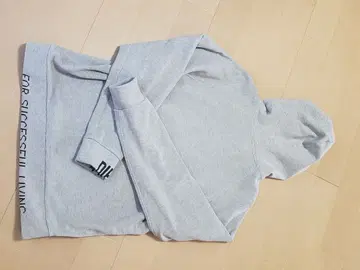 그레이 후드 부착 집업 후드티