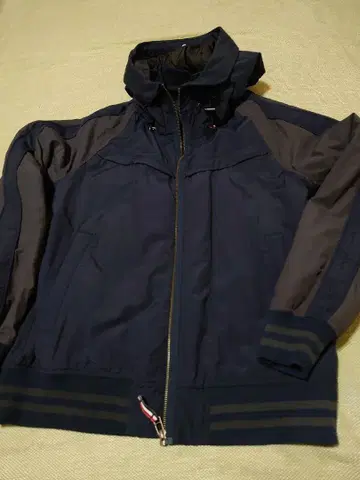 울트라 웜 빔즈 L 네이비 그레이 후드 부착 하이넥 자켓