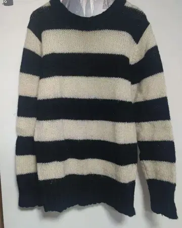 HUNDREDCLUB 블랙 앤 화이트 스트라이프 니트 스웨터