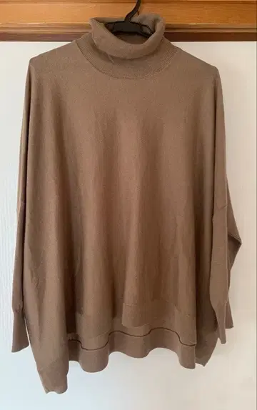 페니체 돌먼 터틀 니트 새상품급