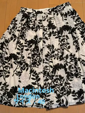 MacintoshLondon 턱 스커트