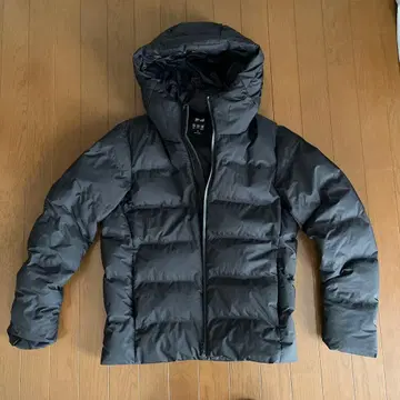 UNIQLO 심리스 다운 자켓 M 사이즈 413992