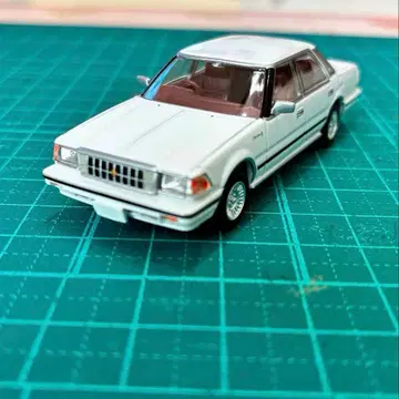 토미카 리미티드 빈티지 도요타 크라운 화이트