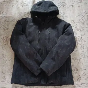 블랙 다운 자켓 후드 부착