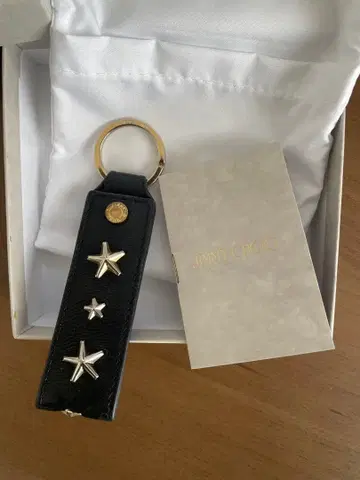 JIMMY CHOO 블랙 가죽 키링