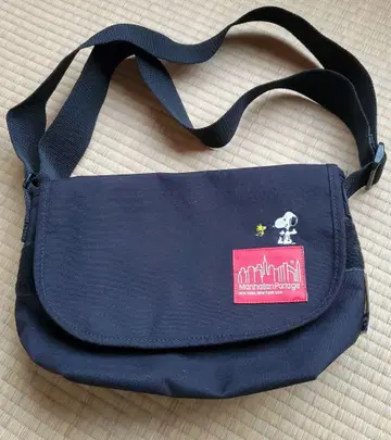 한정판 맨해튼 포티지 스누피 메신저 백 65주년