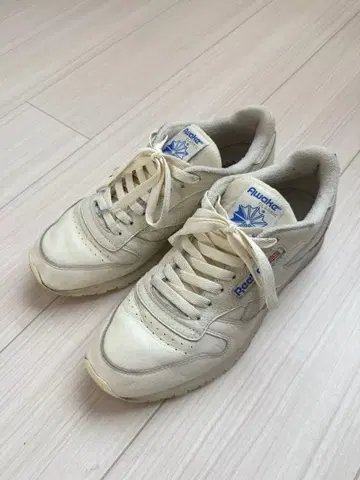 리복 클래식 AWAKE 화이트 스니커즈