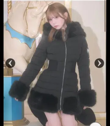 [ 완판템 ] 미끈 허리 인조 모피 다운 코트 퍼 포함 블랙 다운