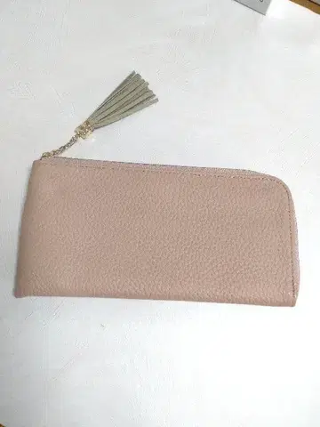 베이지 가죽풍 장지갑 태슬 포함