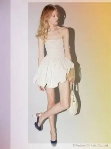 릴리 브라운 비대칭 드레스 화이트