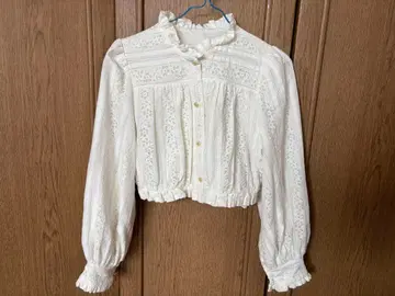 Twenies 나비를 쫓아서 레이스 블라우스