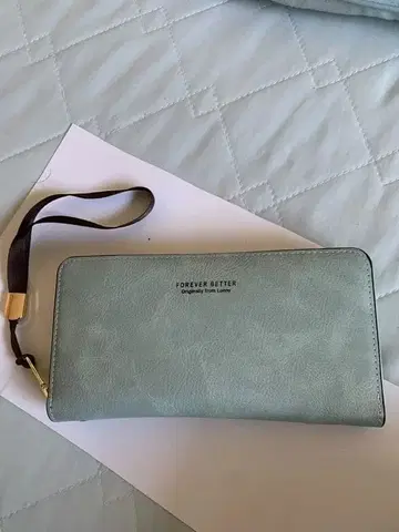 민트 그린 장지갑