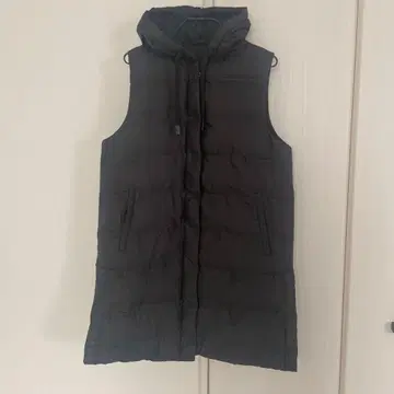 블랙 후드 부착 베스트