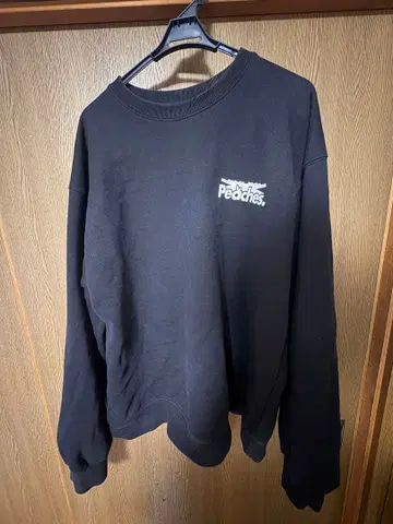LE SSERAFIM x Peaches 블랙 스웨트 셔츠 XL 사이즈