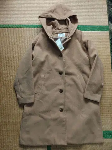 베이지 후드 부착 롱 코트