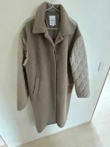 LEPSIM 퀼트 절개 롱 코트