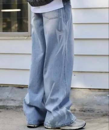 leathry Graphic print wide denim pants