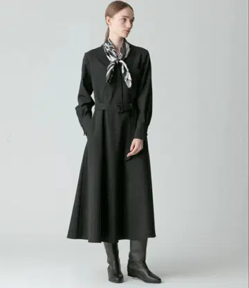 새상품 2024 알아바일 PE 플란넬 슬래시 넥 원피스