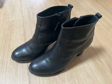 ROSE BUD 로즈버드 블랙 가죽 숏부츠