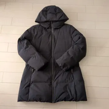 [유니클로] 후드 부착 블랙 다운 자켓