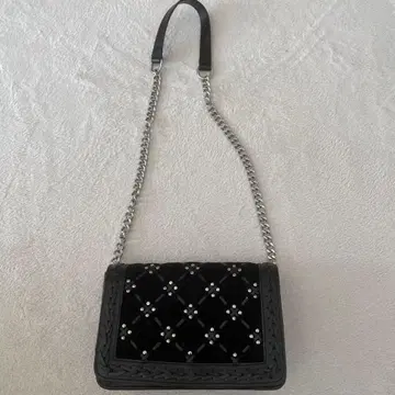 ZALA 블랙 벨로아 숄더백