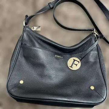 FURLA 블랙 숄더백 천연 가죽