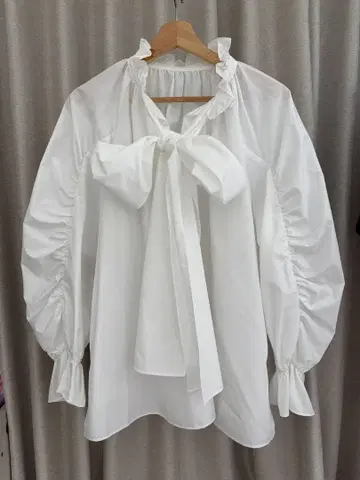 [ CADUNE 카듀네 ] 빅 보타이 블라우스/36